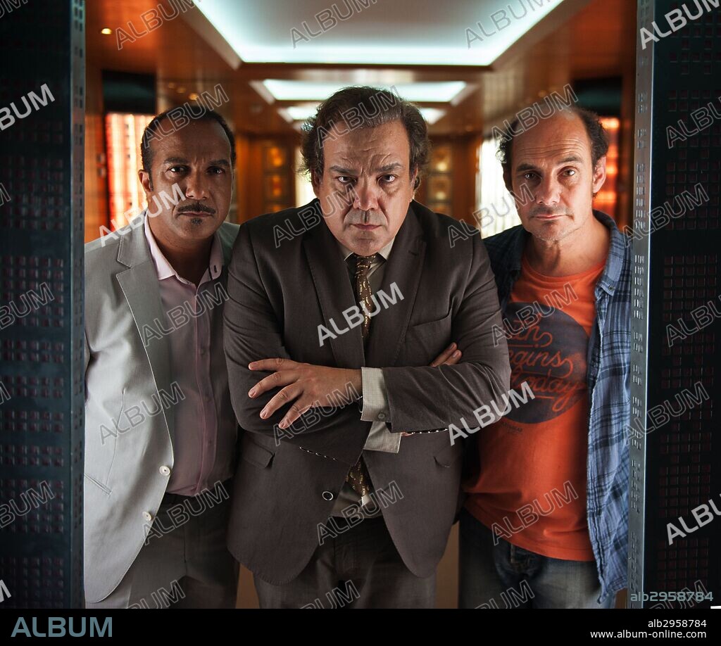 BERNARD CAMPAN, DIDIER BOURDON y PASCAL LEGITIMUS en TRES HERMANOS Y UNA HERENCIA, 2014 (TROIS FRERES, LE RETOUR, LES), dirigida por BERNARD CAMPAN y DIDIER BOURDON. Copyright PAN EUROPEENNE.