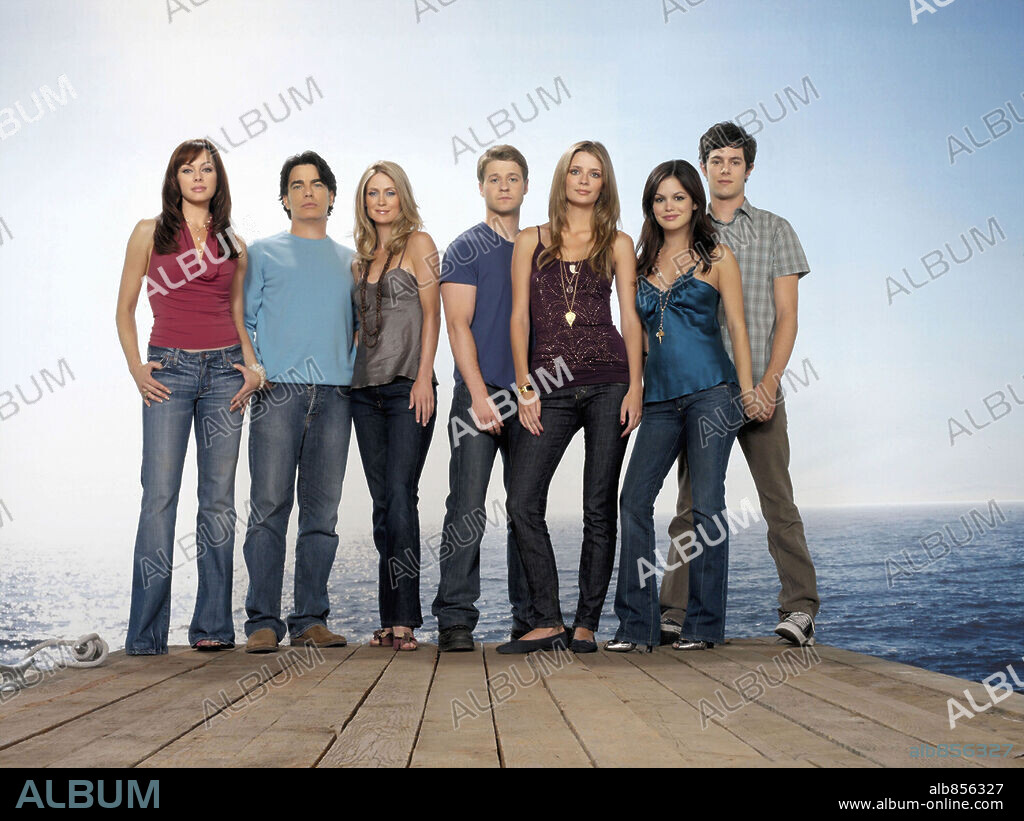 ADAM BRODY, BENJAMIN MCKENZIE, KELLY ROWAN, MELINDA CLARKE, MISCHA BARTON, PETER GALLAGHER, RACHEL BILSON und TATE DONOVAN in THE O. C., 2003, unter der Regie von DANIEL ATTIAS, DOUG LIMAN und JAMES MARSHALL. Copyright FOX.