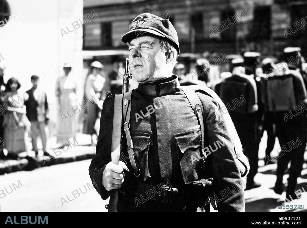 HEINZ RUHMANN in DER BRAVE SOLDAT SCHWEJK, 1960, unter der Regie von AXEL VON AMBESSER. Copyright CENTRAL CINEMA COMPANY FILM.