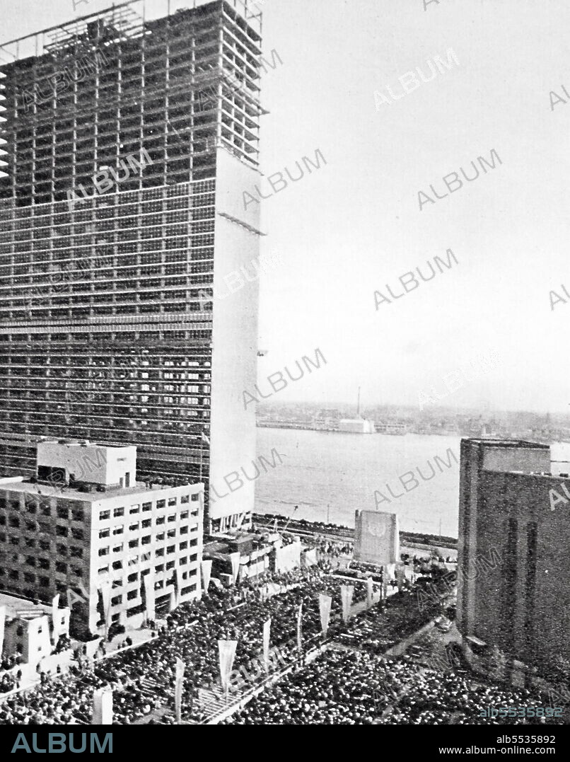 The United Nations Secretariat Building is a 505-foot (154 m) tall skyscraper and the centerpiece of the headquarters of the United Nations, in the Turtle Bay/East Midtown neighborhood of Manhattan in New York City. The groundbreaking ceremony for the Secretariat Building occurred on September 14, 1948.