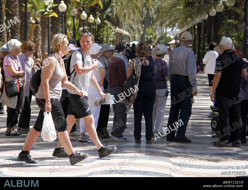 Alicante 05/05/2014 Turistas en Alicante Foto Sergio Soler archdc.