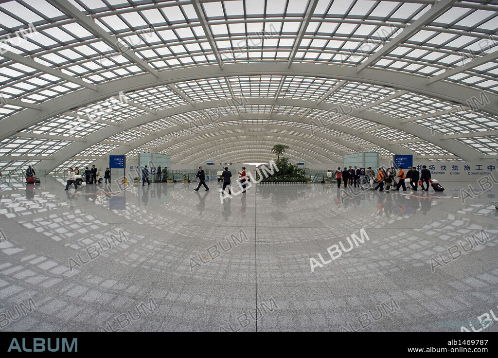 AEROPUERTO INTERNACIONAL DE BEIJING. Vista del interior. China.