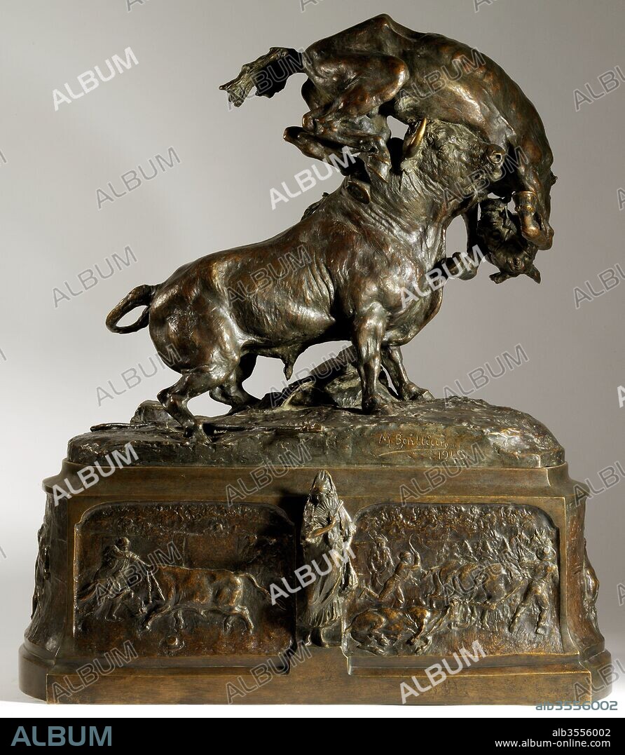 MARIANO BENLLIURE Y GIL. Mariano Benlliure and Gil / "Bull beating a horse", 1943, Sculpture (bronze).