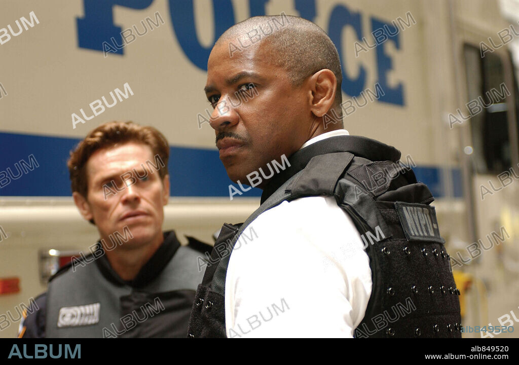 DENZEL WASHINGTON y WILLEM DAFOE en PLAN OCULTO, 2006 (INSIDE MAN), dirigida por SPIKE LEE. Copyright UNIVERSAL PICTURES / LEE, DAVID.
