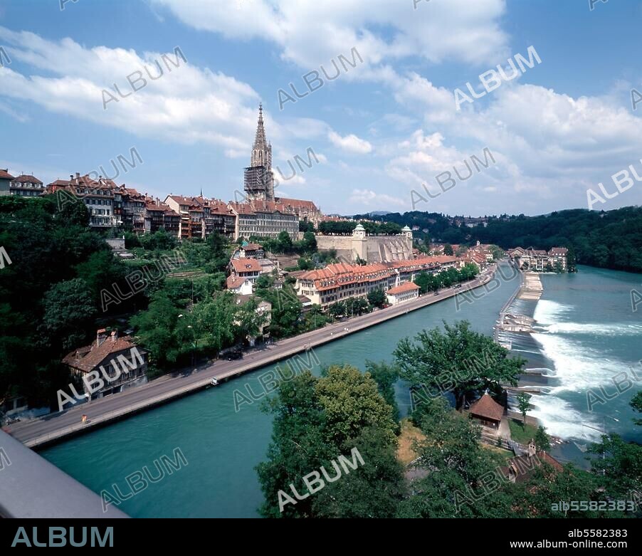 Berne (suisse). Vue partielle de la ville depuis le Kirchenfeldbrückev (pont sur l'Aare).