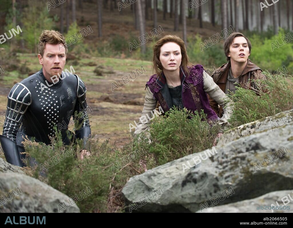 ELEANOR TOMLINSON, EWAN McGREGOR and NICHOLAS HOULT in JACK THE GIANT SLAYER, 2013, directed by BRYAN SINGER. Copyright NEW LINE CINEMA.