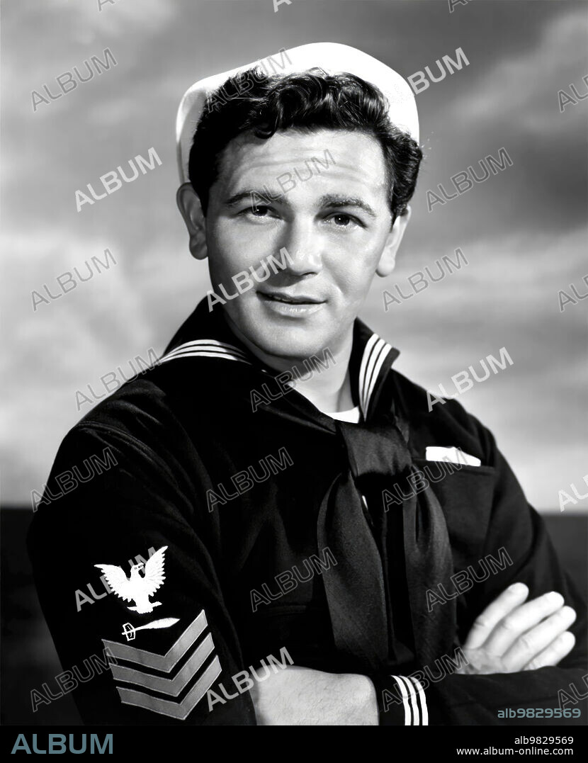 JOHN GARFIELD en DESTINO TOKIO, 1943 (DESTINATION TOKYO), dirigida por DELMER DAVES. Copyright WARNER BROTHERS.