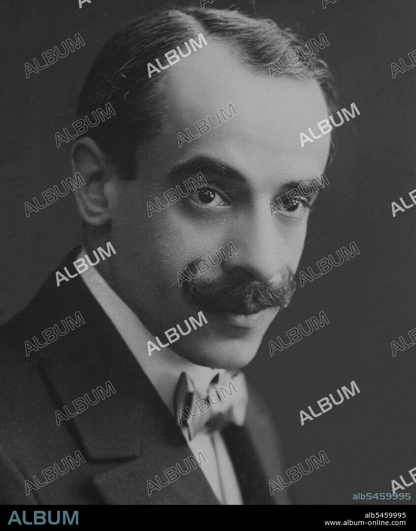 MARTINEZ SIERRA , GREGORIO. ESCRITOR ESPAÑOL . MADRID 1881 - 1947.