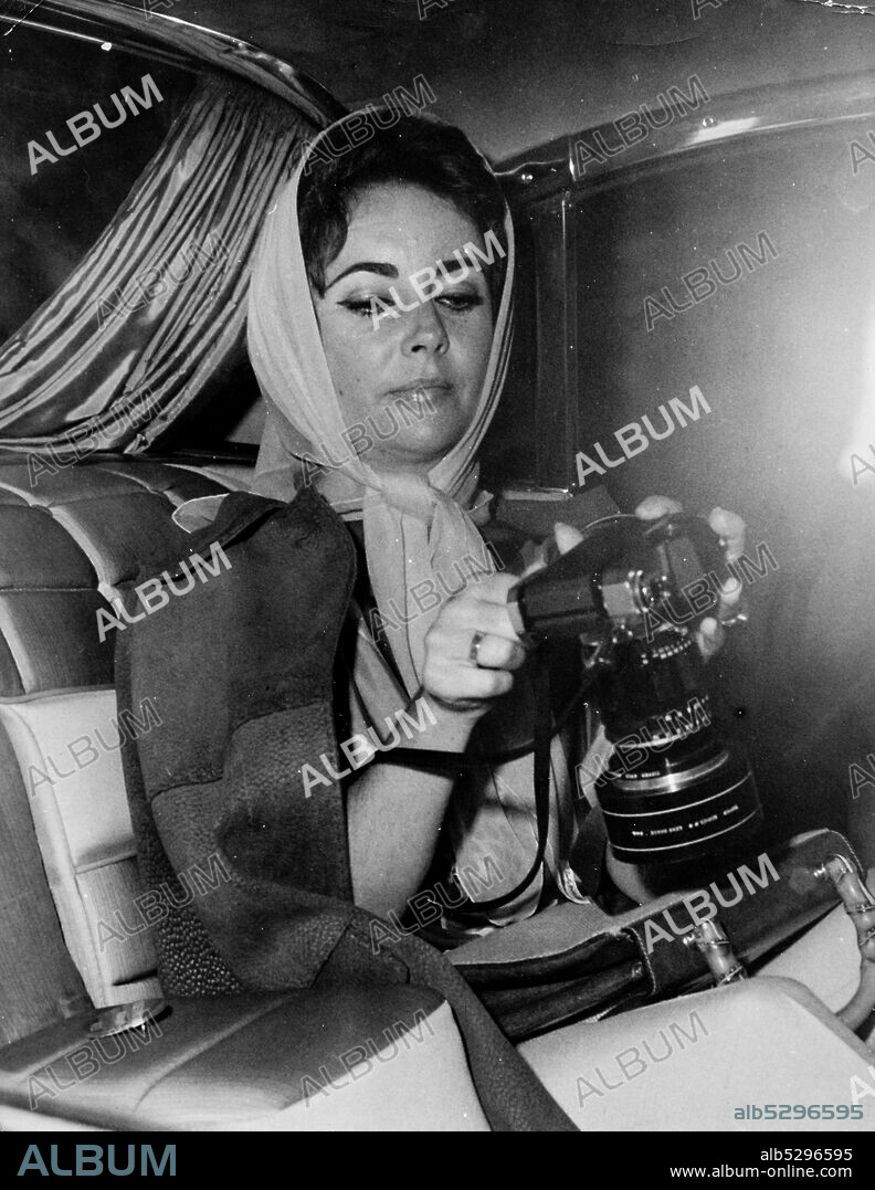Elizabeth taylor. 60s. (Photo by: Marka/Universal Images Group via Getty Images).