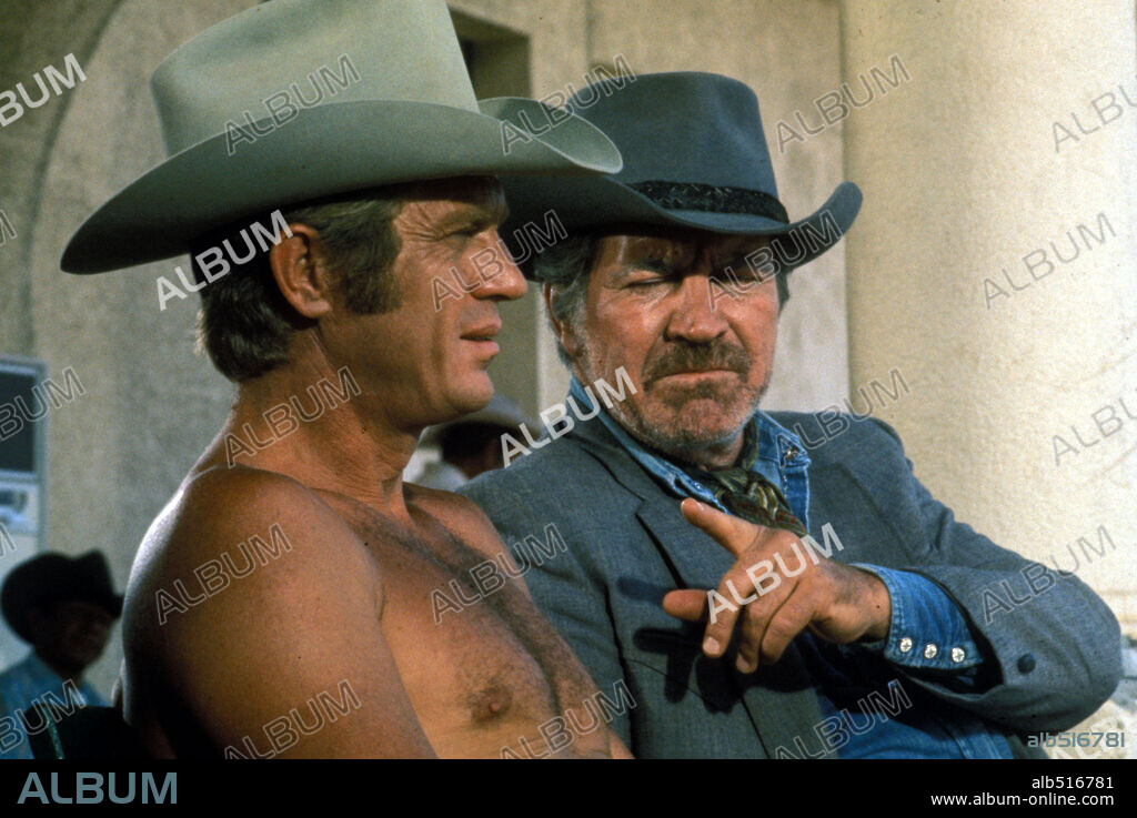 ROBERT PRESTON und STEVE MCQUEEN in JUNIOR BONNER, 1972, unter der Regie von SAM PECKINPAH. Copyright ABC.