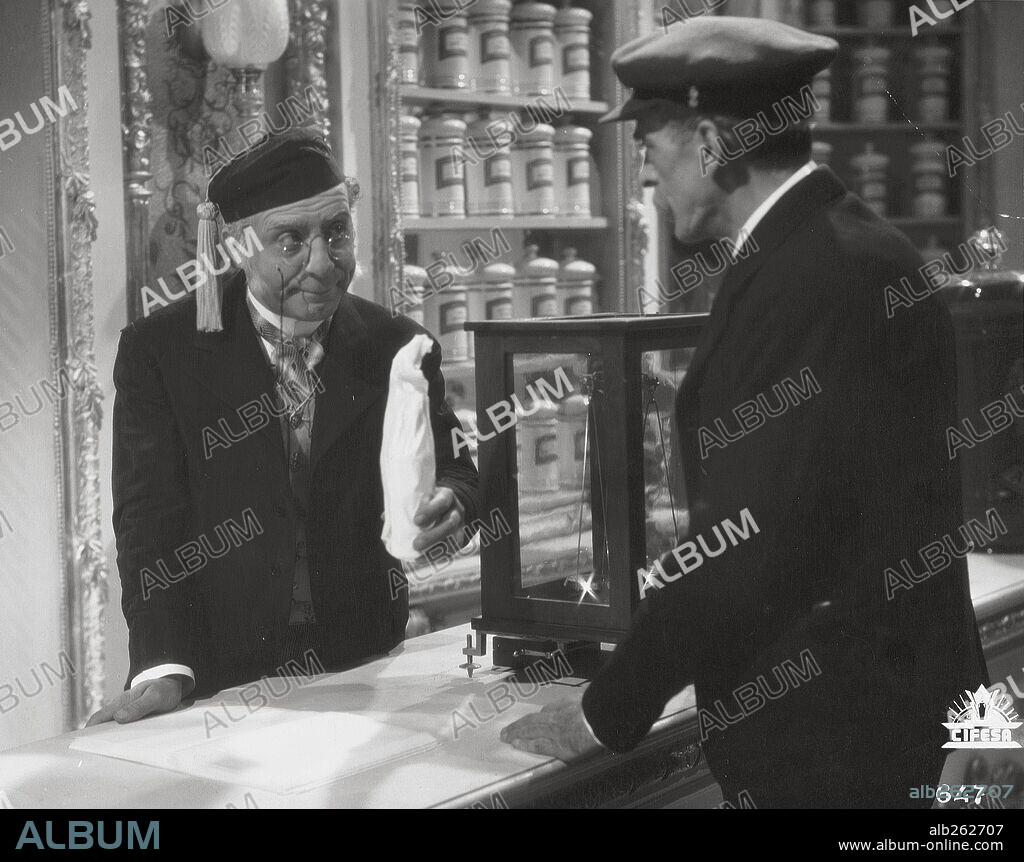 MIGUEL LIGERO en LA VERBENA DE LA PALOMA, 1934, dirigida por BENITO PEROJO. Copyright CIFESA.