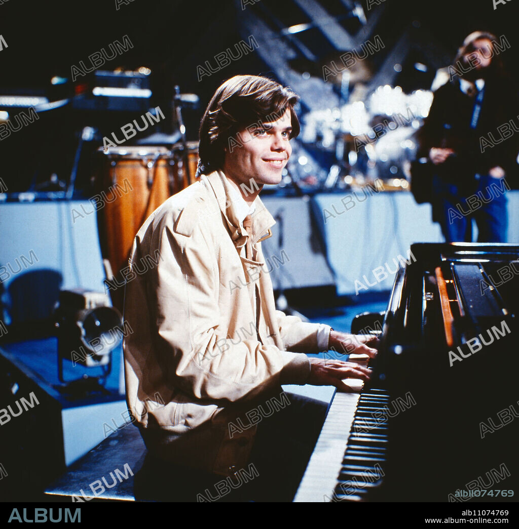 Thomas Fuchsberger, also Tommy Fuchsberger, German singer, musician, composer, appearance in the ARD quiz show: Wünsch Dir was, 1982.