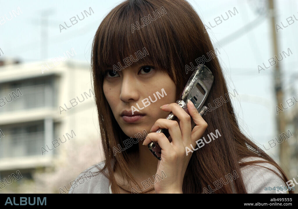 KAZUE FUKIISHI in ONE MISSED CALL, 2003 (CHAKUSHIN ARI), directed by TAKASHI MIIKE. Copyright KADOKAWA-DAIEI.