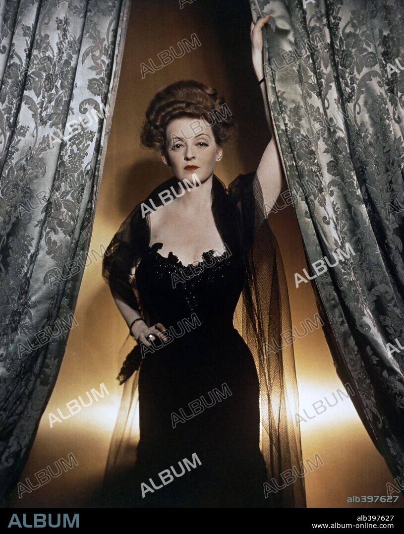 BETTE DAVIS en LA LOBA, 1941 (THE LITTLE FOXES), dirigida por WILLIAM WYLER. Copyright RKO/SAMUEL GOLDWYN / HURRELL, GEORGE.
