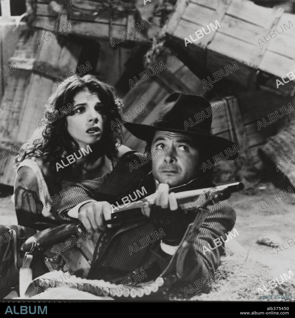 TONY ANTHONY y VICTORIA ABRIL en YENDO HACIA TI, 1981 (COMIN' AT YA!), dirigida por FERDINANDO BALDI. Copyright GTO.