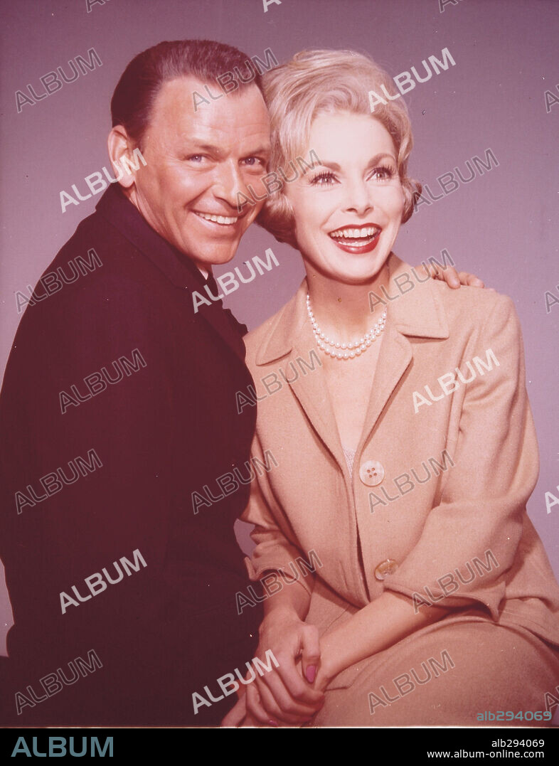 FRANK SINATRA and JANET LEIGH in THE MANCHURIAN CANDIDATE, 1962, directed by JOHN FRANKENHEIMER. Copyright UNITED ARTISTS.