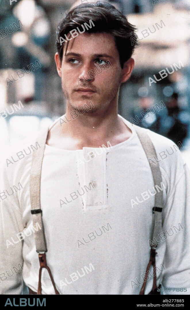 MICHAEL PARE en CALLES DE FUEGO, 1984 (STREETS OF FIRE), dirigida por WALTER HILL. Copyright UNIVERSAL PICTURES.