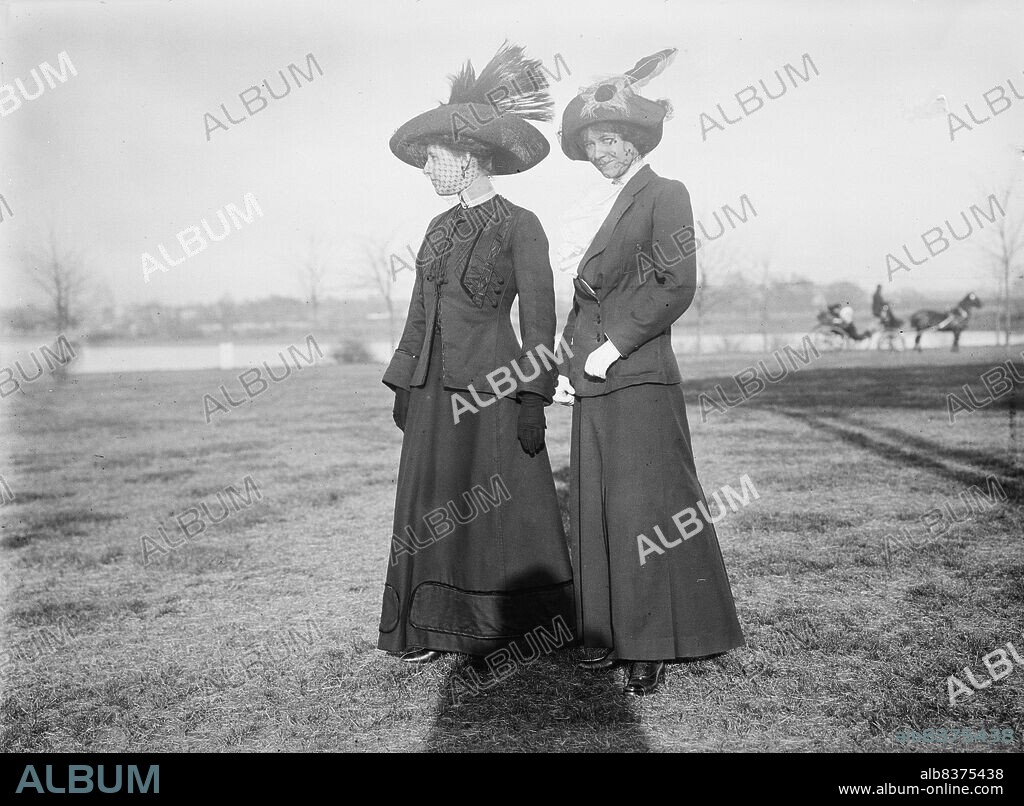 HARRIS & EWING. Anthony Jannus, Miss Laura Merriam [left] - Married James F. Curtis, 1912. Laura Merriam was one of several women who were passengers in a Rex Smith biplane piloted by American aviation pioneer Tony Jannus.