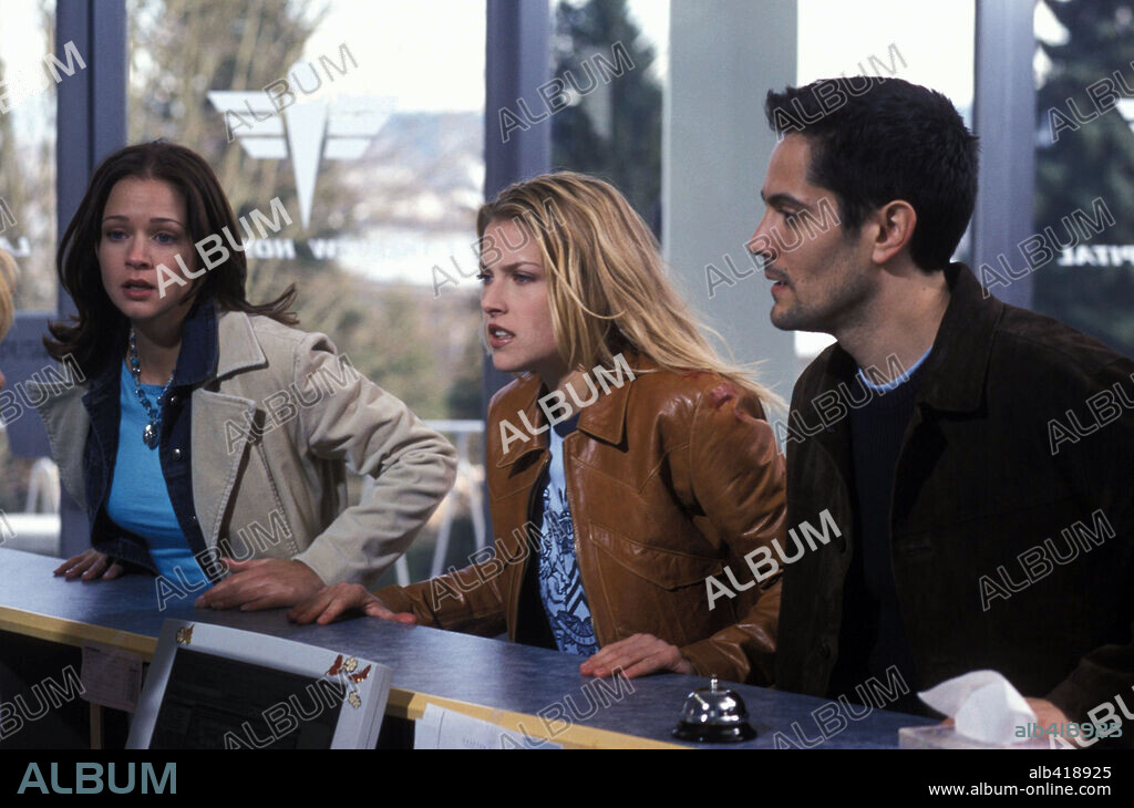 A. J. COOK, ALI LARTER und MICHAEL LANDES in FINAL DESTINATION 2, 2003, unter der Regie von DAVID RICHARD ELLIS. Copyright NEW LINE CINEMA.