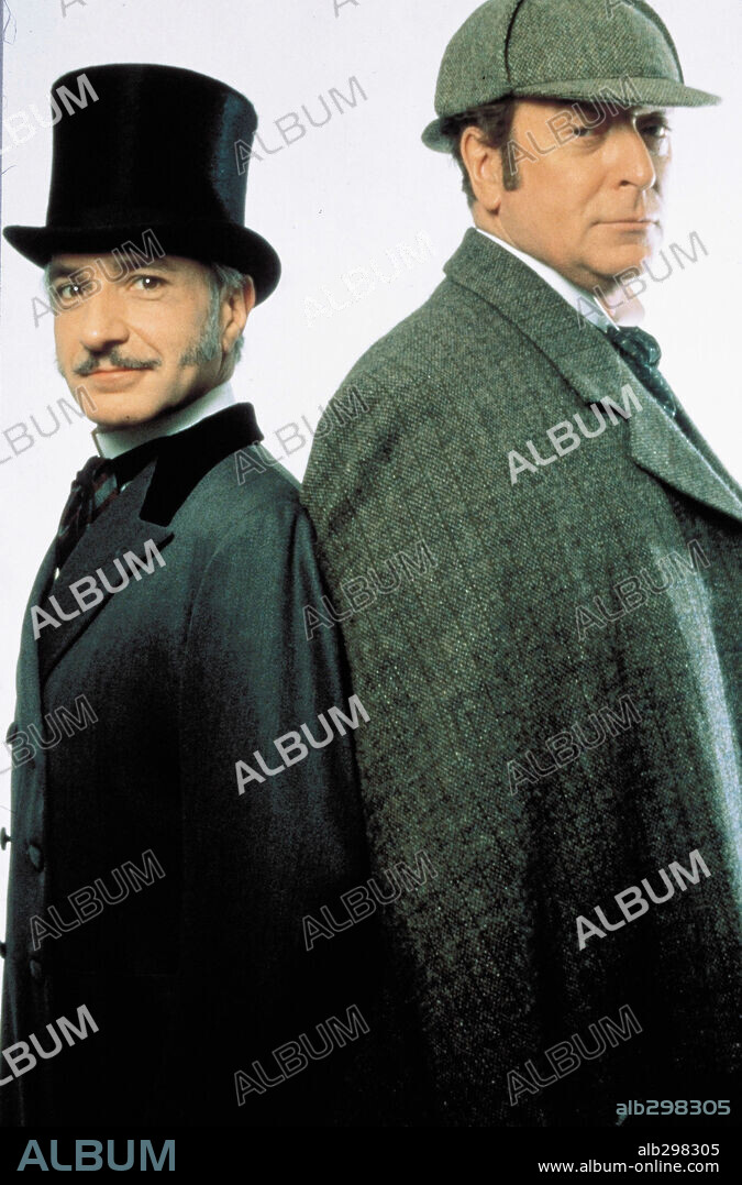 BEN KINGSLEY y MICHAEL CAINE en SIN PISTAS, 1988 (WITHOUT A CLUE), dirigida por THOM EBERHARDT. Copyright RANK.