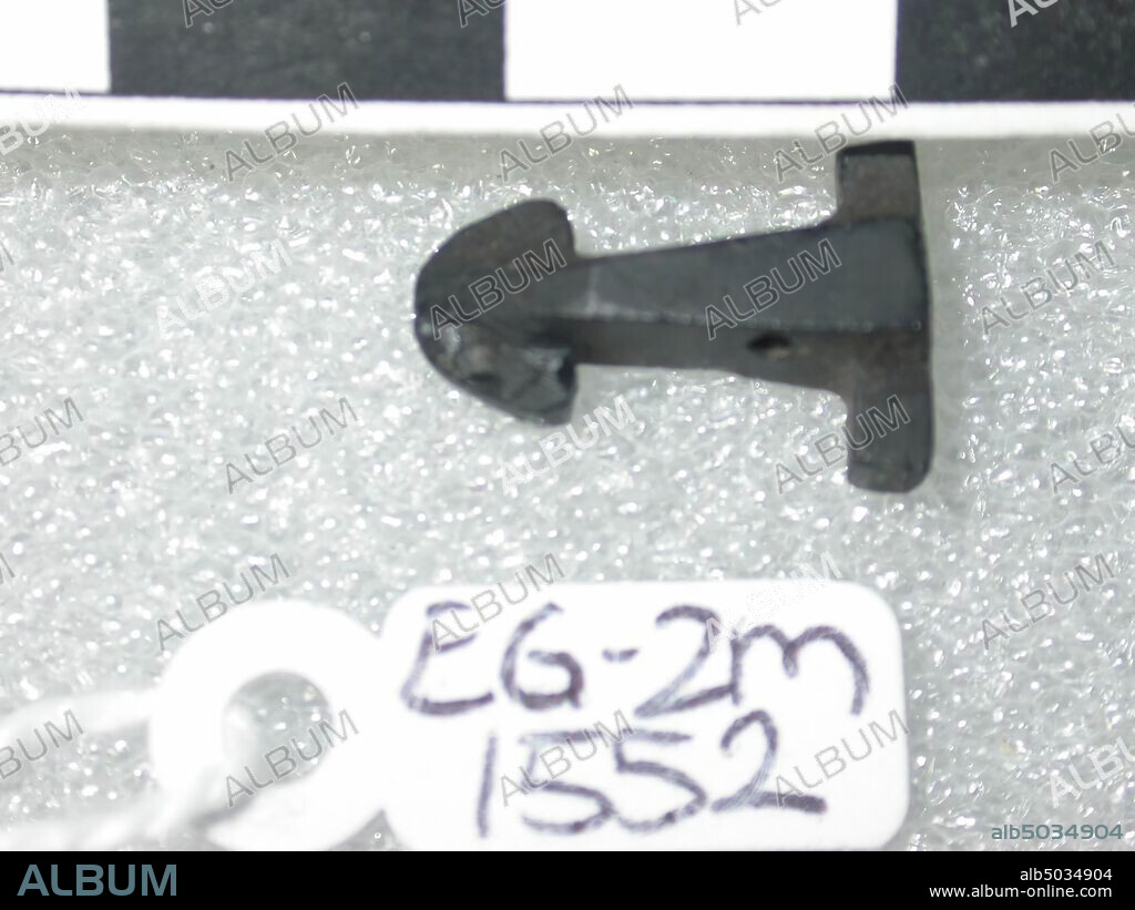 sema sign, amulet, hieroglyph, stone (black), 1,3 cm, Egypt.