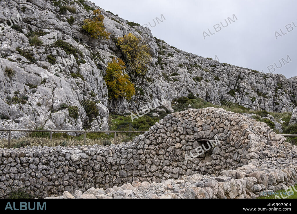 cases de neu, Ses Voltes d'En Galileu, Escorca, Mallorca, Balearic Islands, Spain.