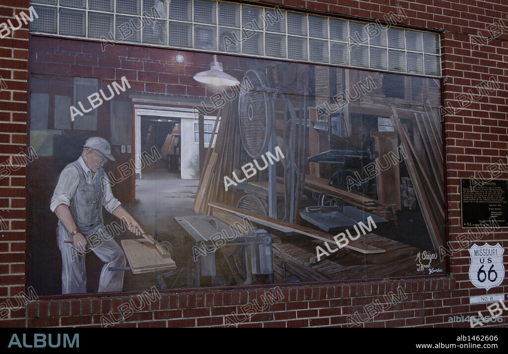 HISTORIA DE LOS ESTADOS UNIDOS. SIGLO XX. "RECREACION DEL ASPECTO EN 1948 DE LA INDUSTRIA DE ROBERTS-JUDSON LUMBER COMPANY MILLWORKS, DEDICADO A LA PRODUCCION DE CHAPA METALICA". Serie de murales sobre la historia de la localidad. CUBA. Estado de Missouri. Estados Unidos.