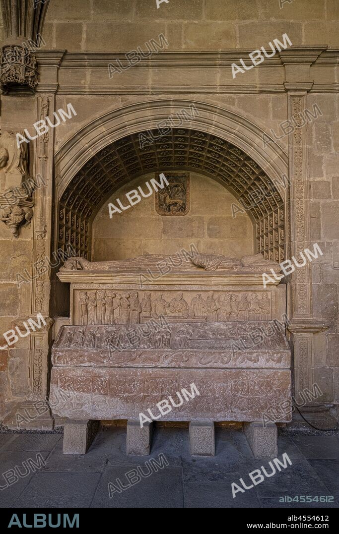 sepulcro de Toda Pérez de Azagra y de su marido Diego López II de Haro, Monasterio de Santa María La Real, Nájera, La Rioja, Spain.