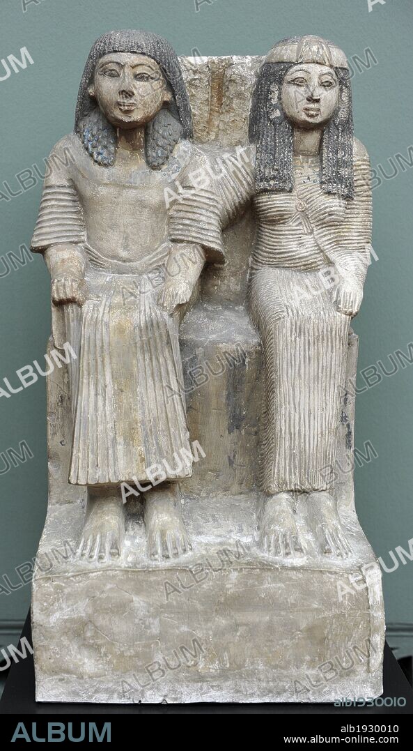 ARTE EGIPCIO. EGIPTO. Escultura de un OFICIAL Y SU ESPOSA. Procedencia desconocida. Piedra con restos de policromía. XIX-XX Dinastía. 1300-1080 a. C. Museo Carlsberg Glyptotek. Copenhague. Dinamarca. Europa.