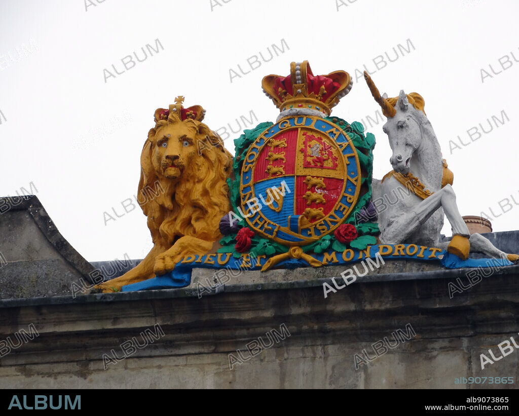 Royal crest with Lion and Unicorn, on top of the gateway to Alexandra Park in Bath, England. The park was opened in 1902 to commemorate the coronation of Edward VII, and named in honour of Queen Alexandra.