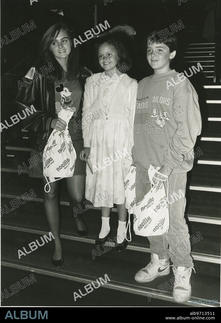 1988. Los hijos de Rocío Durcal: Carmen Morales, Antonio Morales y Shaila Dúrcal.