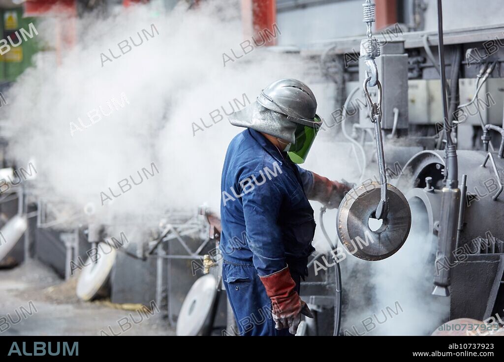 Cast metal, Steel foundry, Smelting, casting. Navarra. Spain.