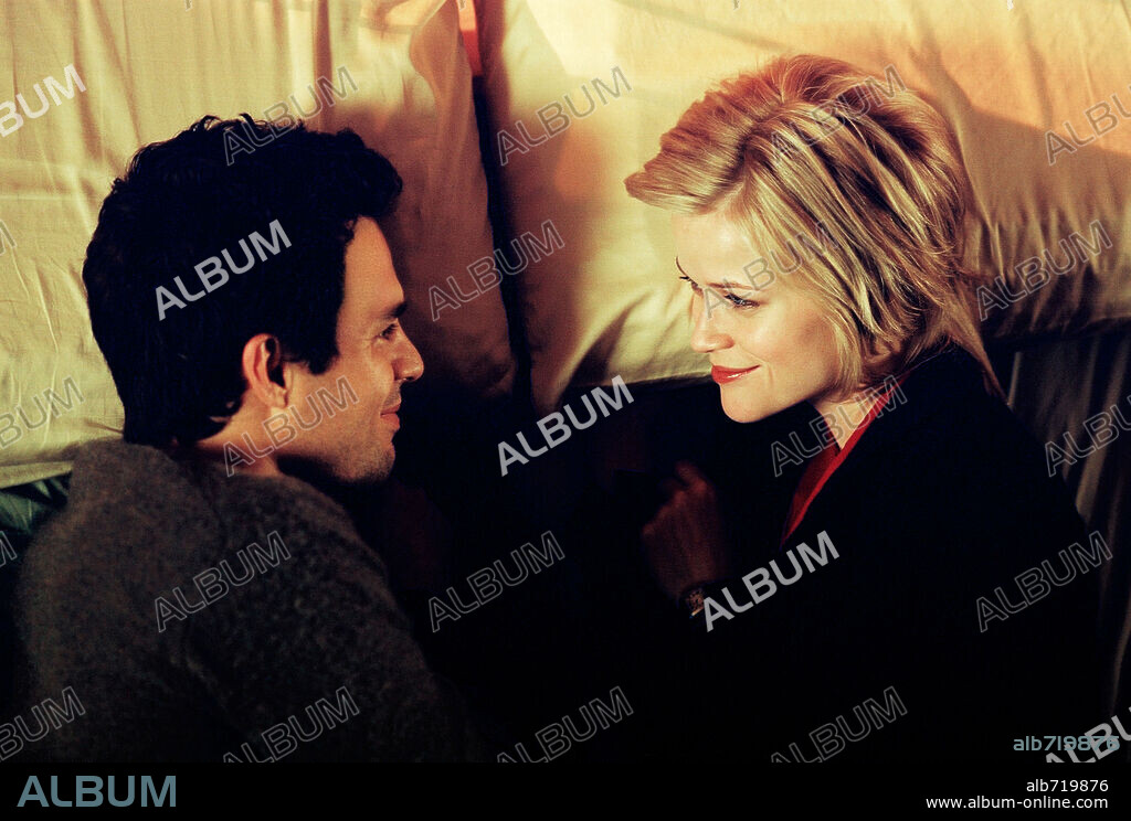 MARK RUFFALO y REESE WITHERSPOON en OJALA FUERA CIERTO, 2005 (JUST LIKE HEAVEN), dirigida por MARK WATERS. Copyright DREAMWORKS PICTURES / IOVINO, PETER.