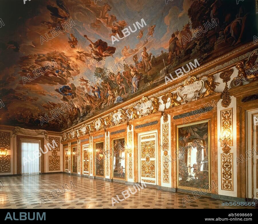 Florence - Firenze (Tuscany, Italy), Palazzo Medici-Riccardi, Via Cavour. (built 1444 - c. 1460; extensions from 1670 onwards). -Interior view o. t. Galleria Ricciardiana. (b. 1670-75) w. ceiling fresco "Apotheosis of the Medici Dukes", 1682/85, by Luca Giordano (1634-1705). Photo, undated.