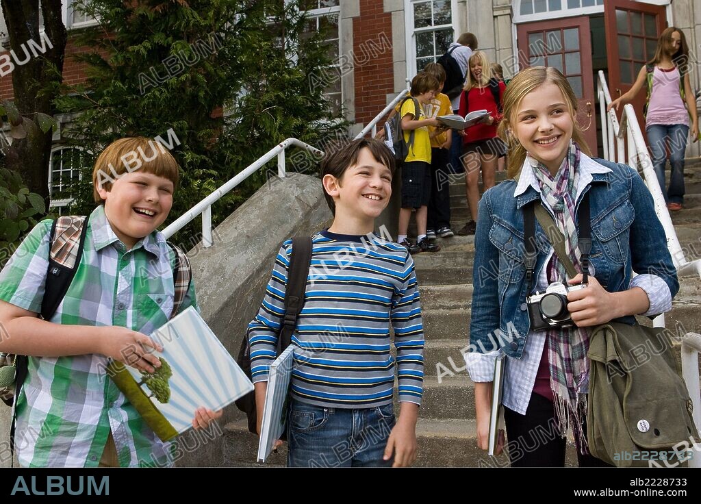 CHLOE GRACE MORETZ, ROBERT CAPRON and ZACHARY GORDON in DIARY OF A WIMPY KID, 2010, directed by THOR FREUDENTHAL. Copyright DUNE ENTERTAINMENT.