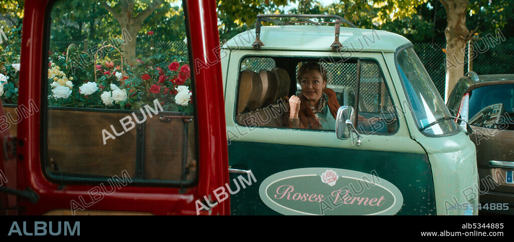 CATHERINE FROT en ENTRE ROSAS, 2020 (LA FINE FLEUR), dirigida por PIERRE PINAUD. Copyright FRANCE 3 CINEMA.