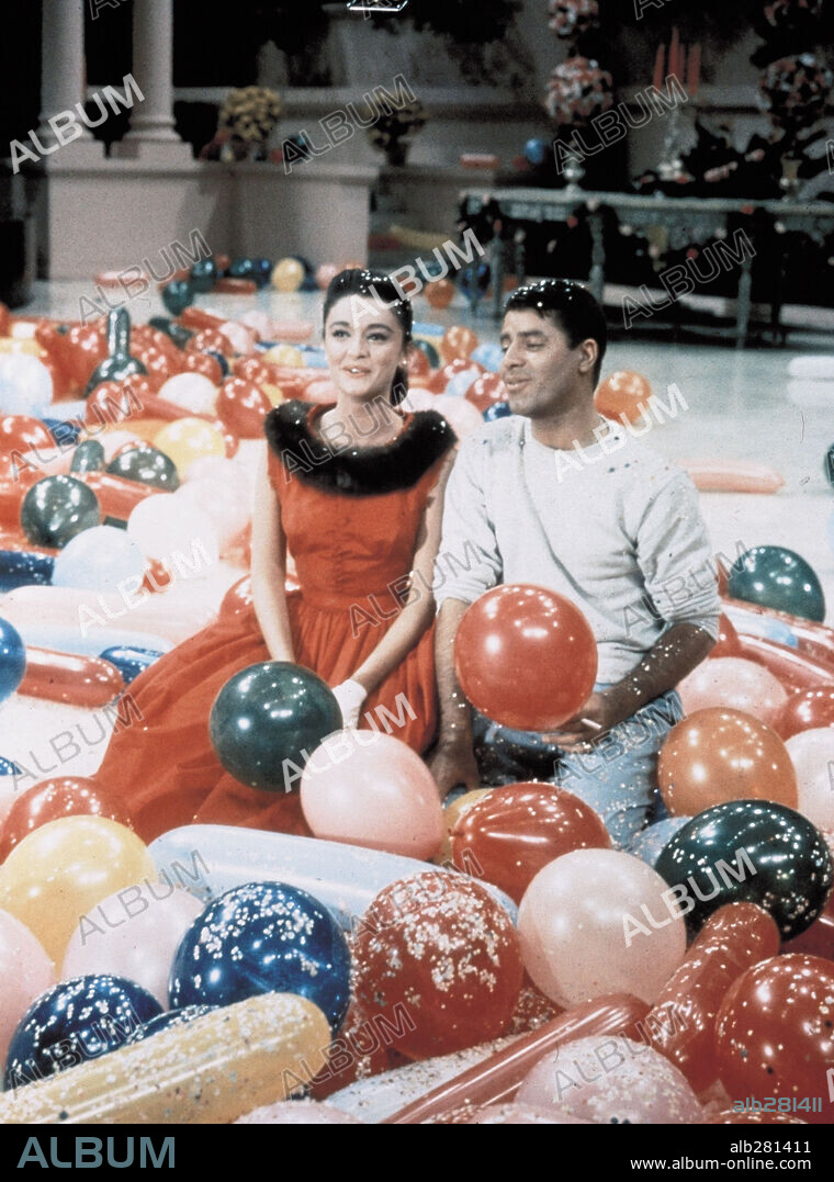 ANNA MARIA ALBERGHETTI y JERRY LEWIS en EL CENICIENTO, 1960 (CINDERFELLA), dirigida por FRANK TASHLIN. Copyright PARAMOUNT PICTURES.