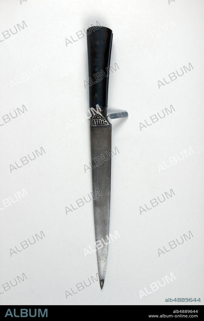 Dagger (Knife), Persian, 19th century, Persian, Steel, horn, L. 12 3/4 in. (32.4 cm); W. 1 1/2 in. (3.8 cm); Wt. 7.1 oz. (201.3 g), Knives.