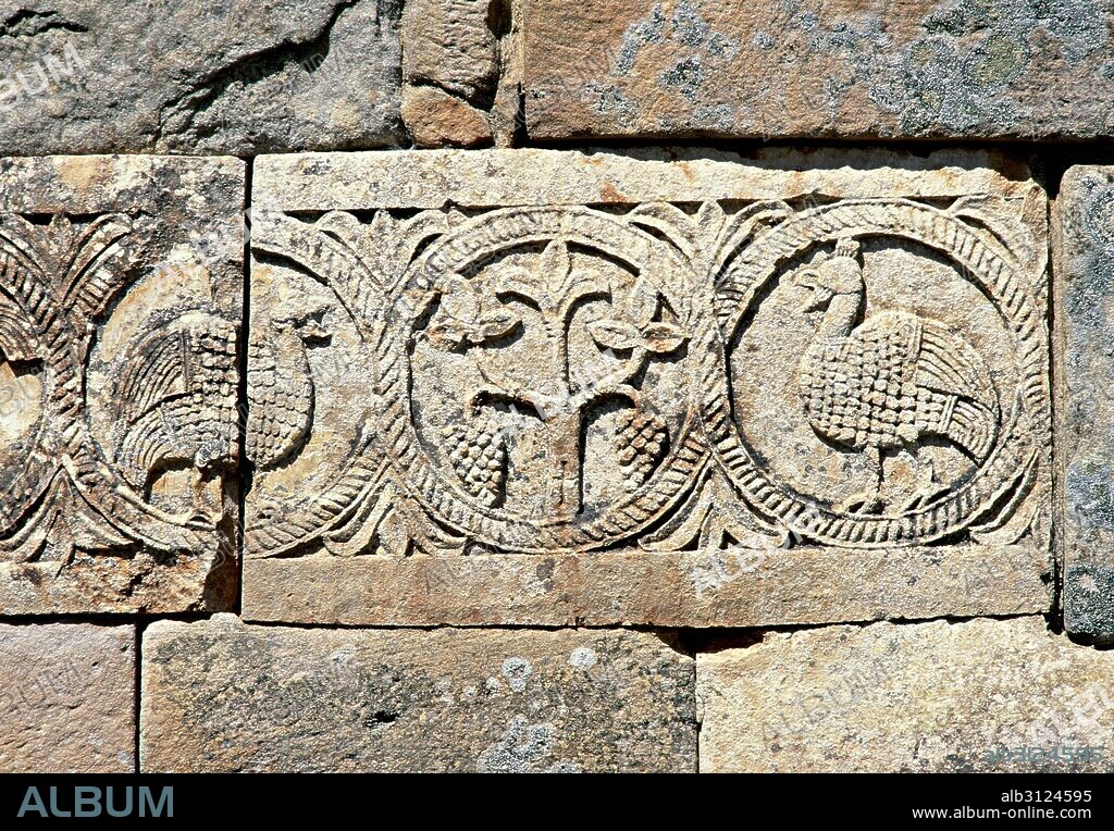 Quintanilla de Viñas, Burgos. Ermita de Santa Maria. Detalle del friso exterior. Siglo VII.