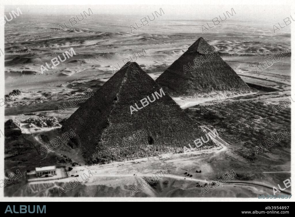 Aerial view of the Pyramids of Giza, Egypt, from a Zeppelin, 1931 (1933). A photograph from Zeppelin-Weltfahrten, Vom ersten Luftschiff 1899 bis zu den Fahrten des LZ127 Graf Zeppelin 1932, Dresden, 1933.
