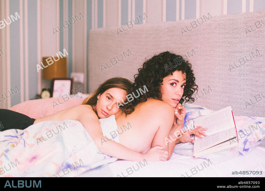 CAROL ROVIRA y PAULA USERO en LUIMELIA, 2020. Copyright DIAGONAL TV / VENENOSO, LALO.