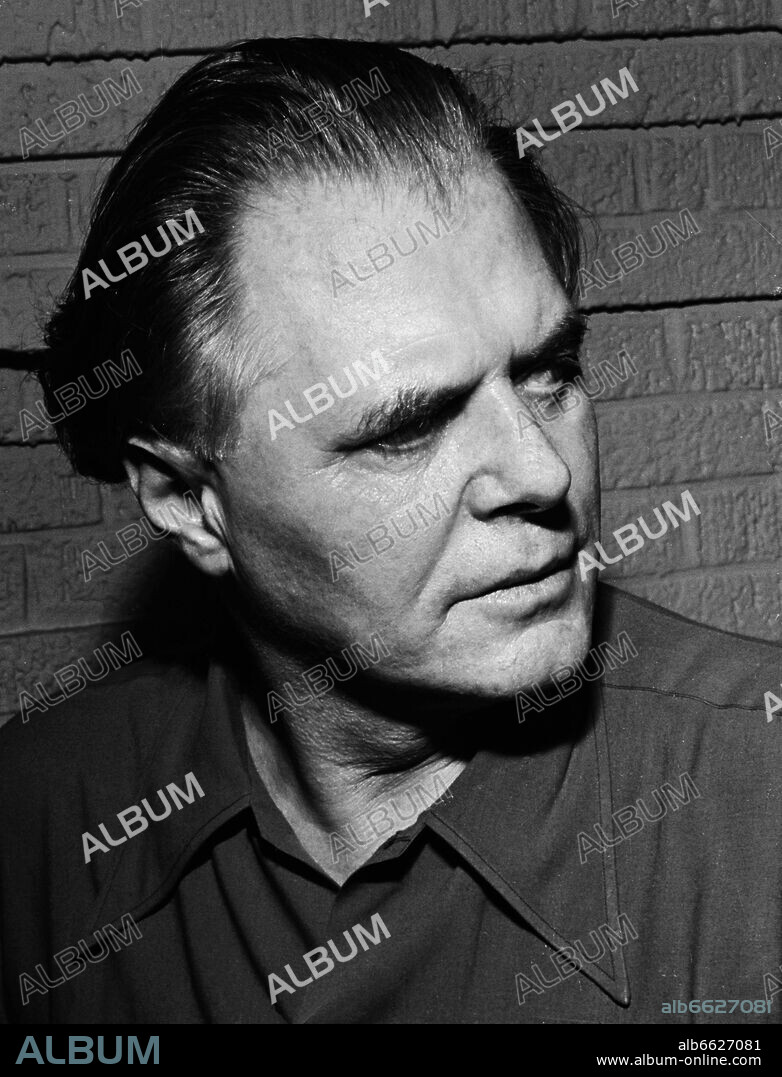 Author and artist Fritz von Unruh in 1946. Portrait by photographer Fred Stein (1909-1967) who emigrated 1933 from Nazi Germany to France and finally to the USA. 1946