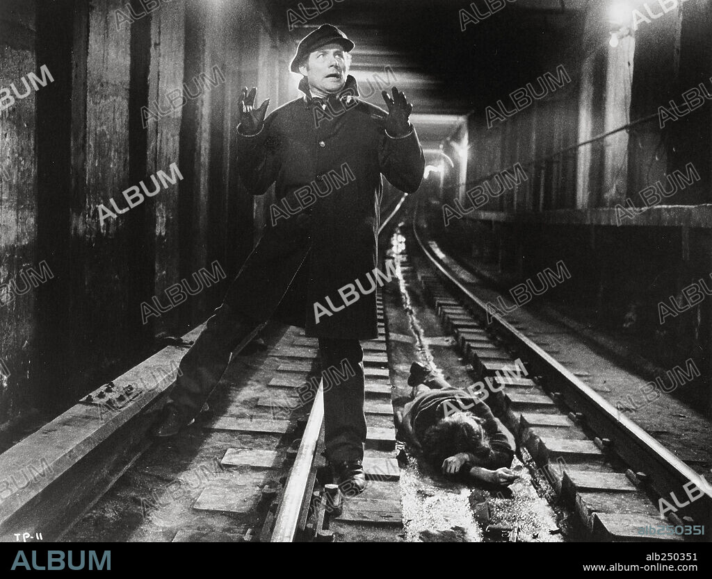 ROBERT SHAW en PELHAM 1-2-3, 1974 (THE TAKING OF PELHAM 1-2-3), dirigida por JOSEPH SARGENT. Copyright UNITED ARTISTS.