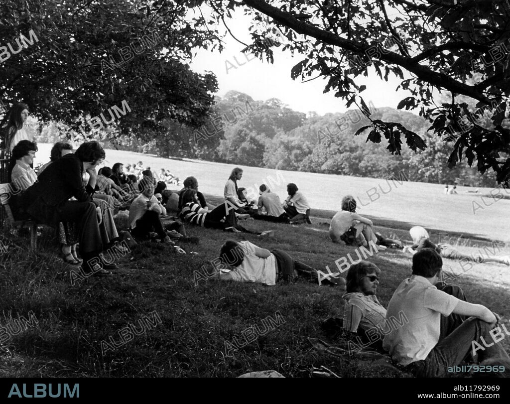 The Ley Hunter Moot, 2 July 1977: by the tumulus on Hampstead Heath, London. ©2006 Fortean / TopFoto.