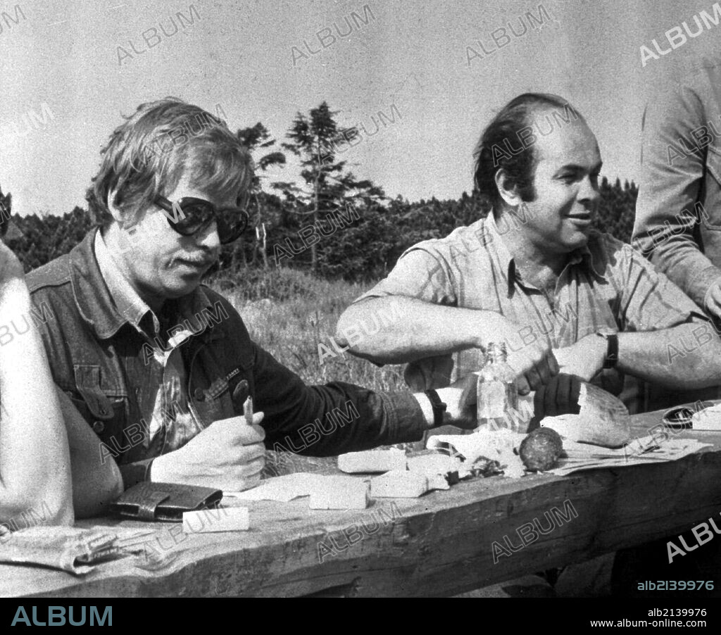 Polish Anti-Communist Trade Union Activist Jacek Kuron (Right) And Czech Playwright Vaclav Havel During The Secret Meeting Of Czechoslovak And Polish Dissidents On The Borderline Between Both Countries At Snezka Mountain In 1978. 70-Year Old Jacek Kuron , One Of The Major Figures Of Anticommunist Opposition In Poland, Died In Warsaw On June 17Th, 2004.  (Photo by: Sovfoto/UIG via Getty Images).