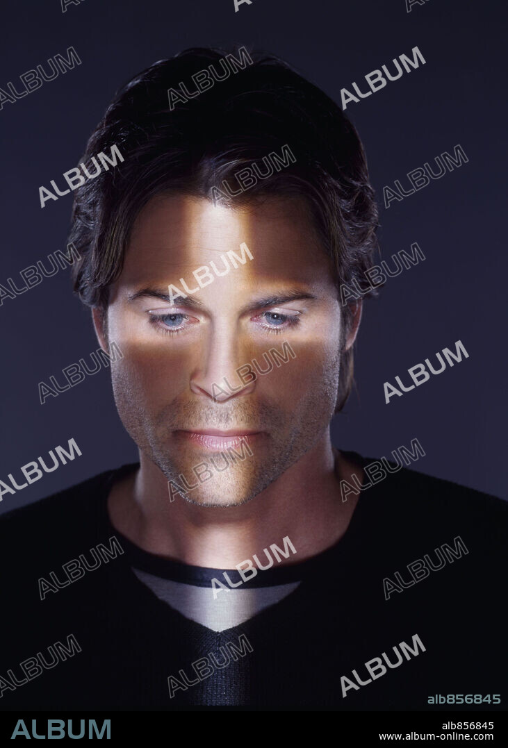 ROB LOWE in SALEM'S LOT, 2004, directed by MIKAEL SALOMON. Copyright WARNER BROS. TELEVISION.