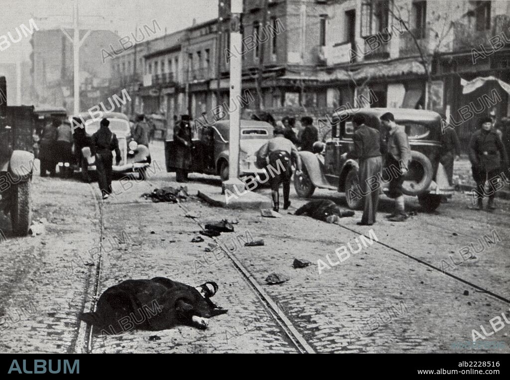 Guerra civil española (1936-1939). Suburbio al norte de Madrid instantes después de un bomardeo aéreo, el 6 de febrero de 1937.