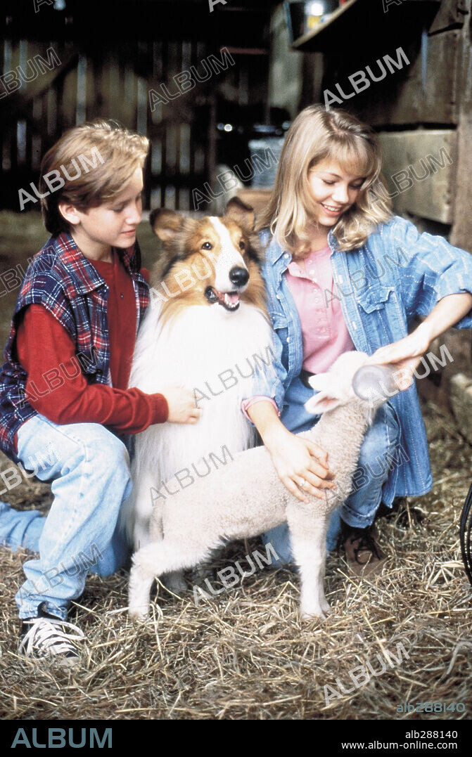 MICHELLE WILLIAMS and TOM GUIRY in LASSIE, 1994, directed by DANIEL PETRIE. Copyright PARAMOUNT PICTURES / GREENE, BOB.