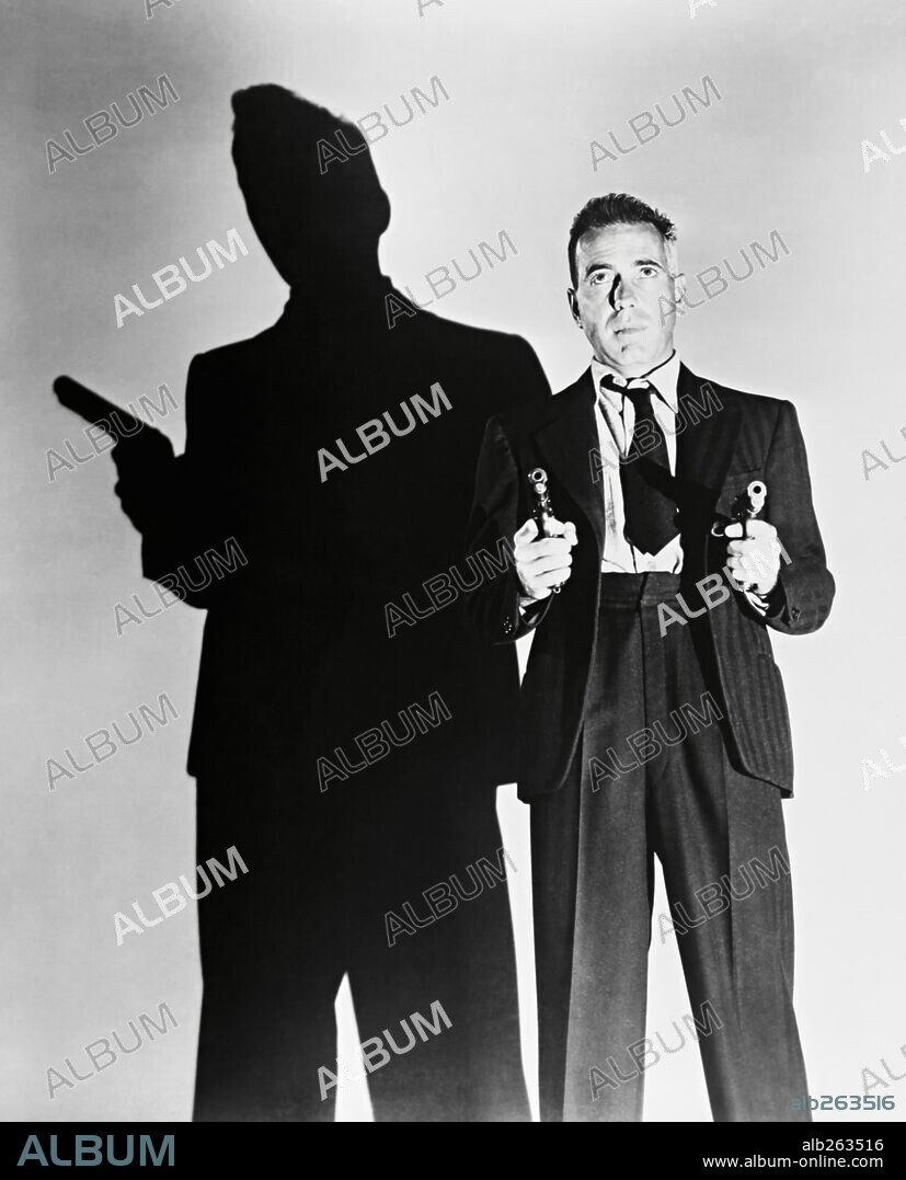 HUMPHREY BOGART in HIGH SIERRA, 1941, directed by RAOUL WALSH. Copyright WARNER BROS/FIRST NATIONAL.