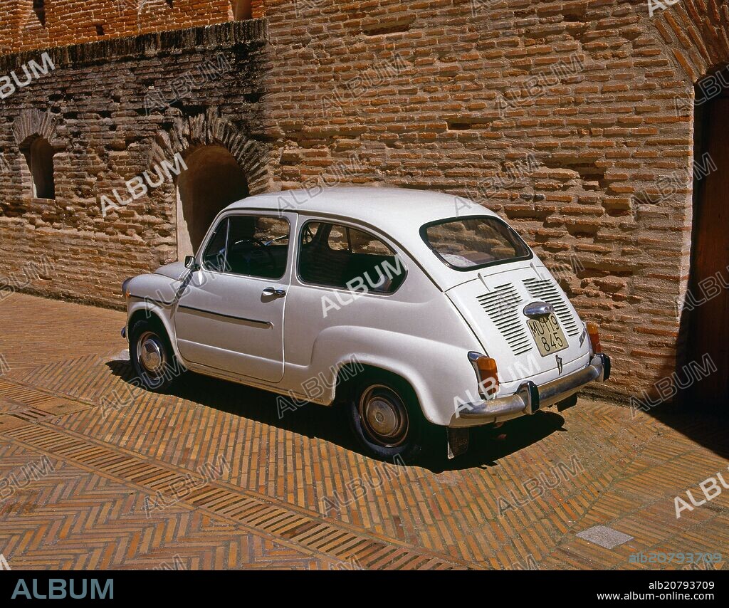 SEAT 600E- COCHE DE LOS AÑOS SETENTA.